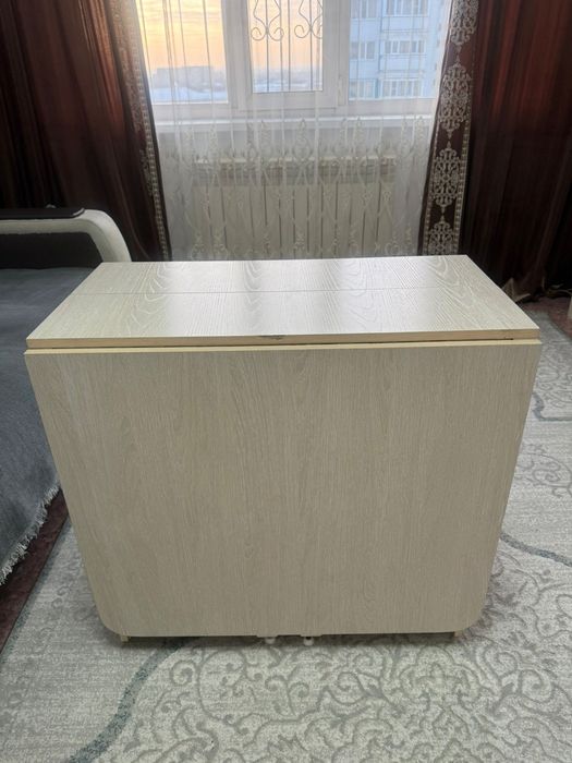 Продам книжный стол