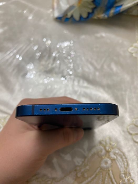 Iphone 12.