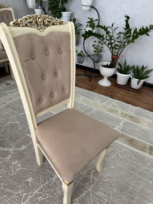 Продам стулья для гостиной