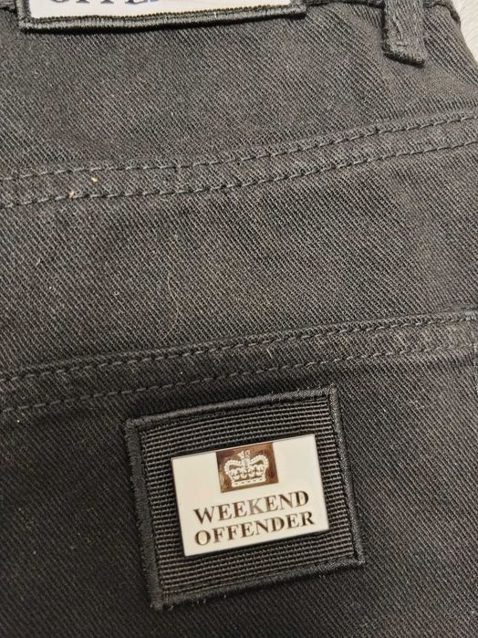 Черные прямые джинсы Weekend Offender