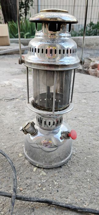 Петроваксова лампа