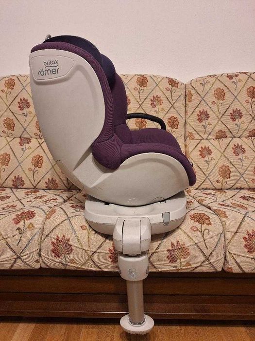 Vând scaun auto copil BRITAX ROMER Dualfix M i-Size Isofix