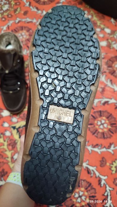 Продам  ботинки, туфли женские