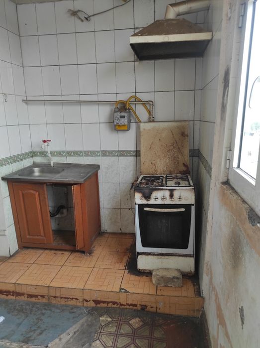 Ko'p qavatli uy, kvartira, dom