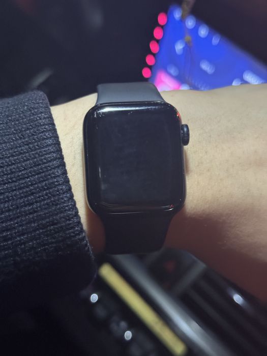 jbl, ea7, odejda, apple watch.