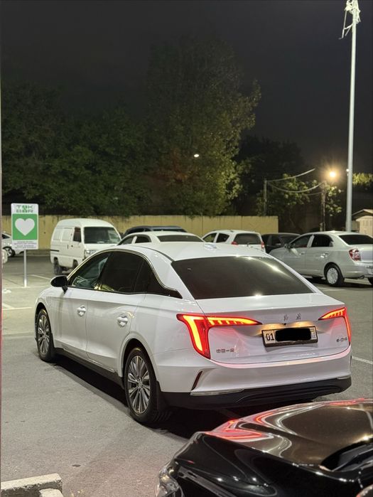Hongqi E-QM5 2024 Elektromobil Arendaga beriladi