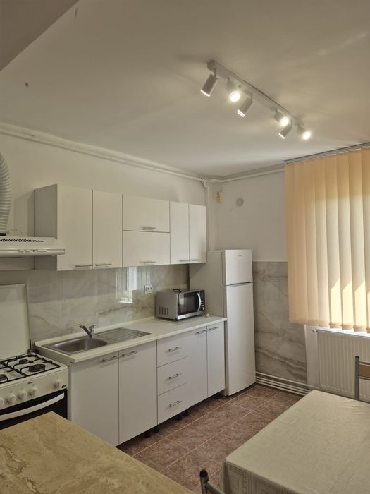 Inchiriez apartament 2 camere