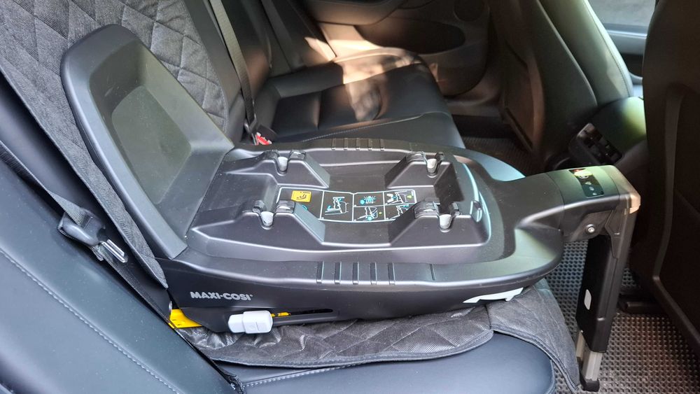 Maxi Cosi Pebble Pro + isofix стол с база