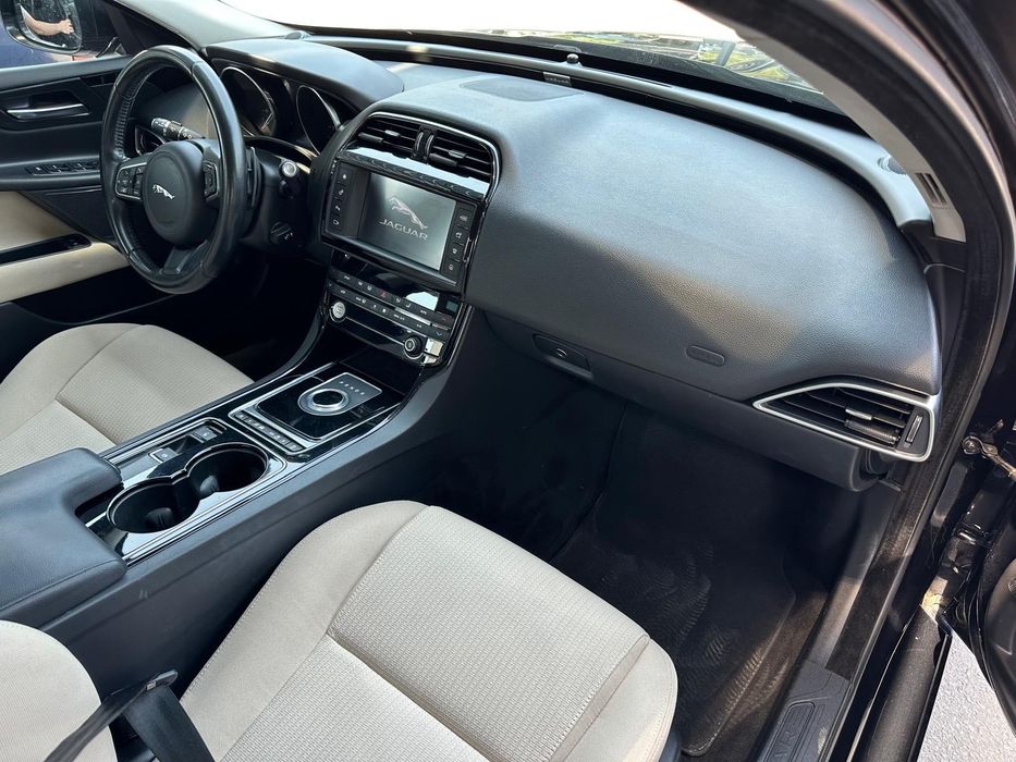 JAGUAR XE 2017 — imagine 5