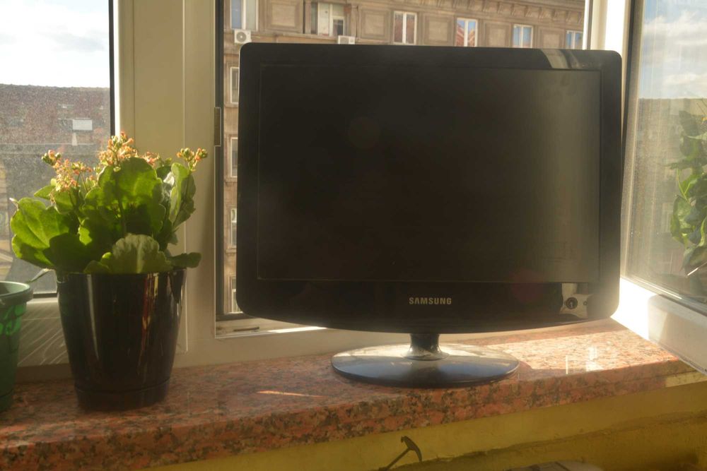 Samsung SyncMaster 932MW монитор/ екран 19 inch