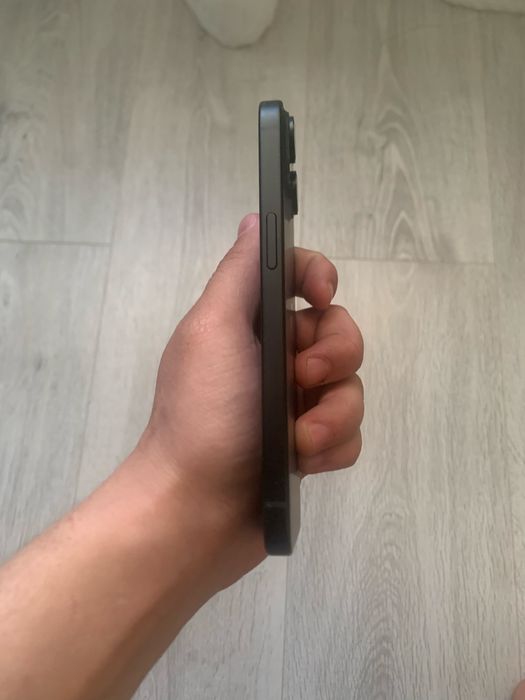 Продам iphone 15 128гб