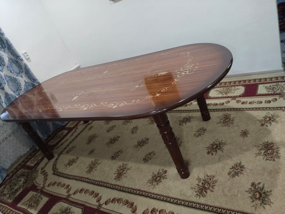Стол со стульями