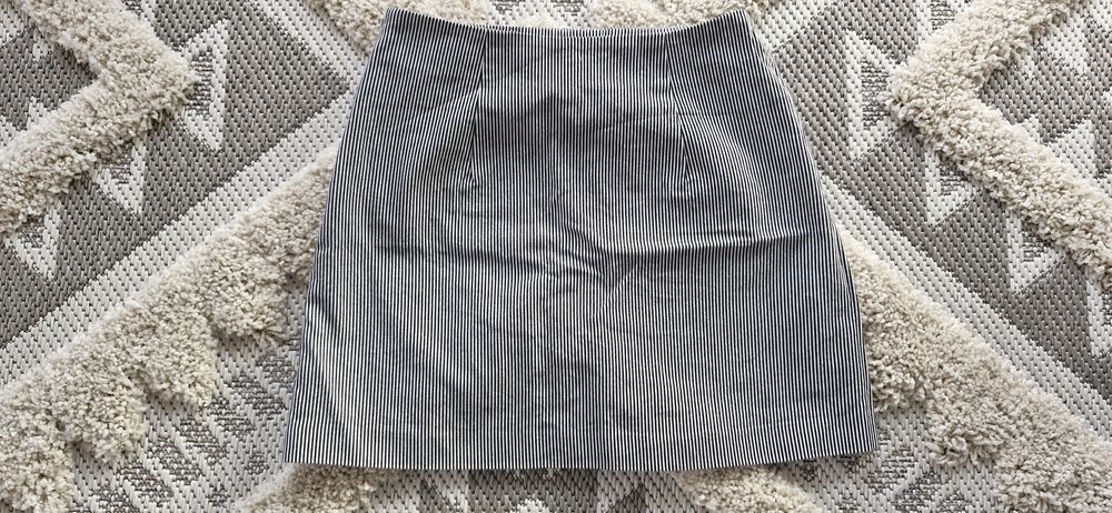 Set ,top+ fusta mărimea S