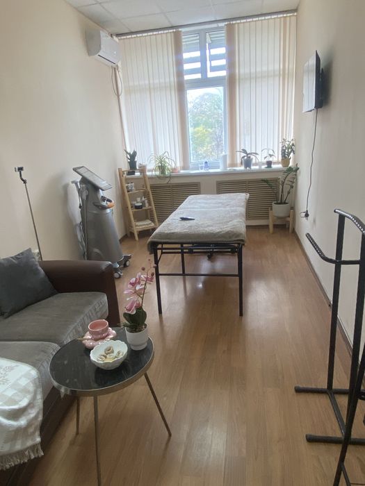 Ищу напарницу в кабинет