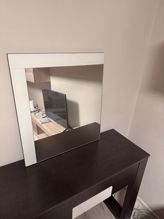 Стол и зеркало набор