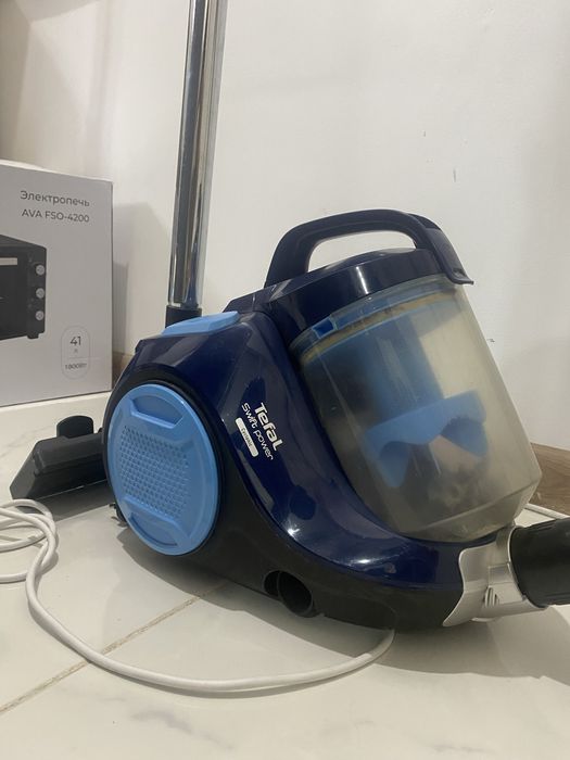 Пылесос Tefal Swift Power Cyclonic TW2971EA синий