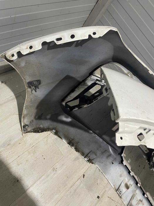 Bara fata BMW seria 7  i7  G70 M-Pachet An 2020 - 2025 cod 51118081544