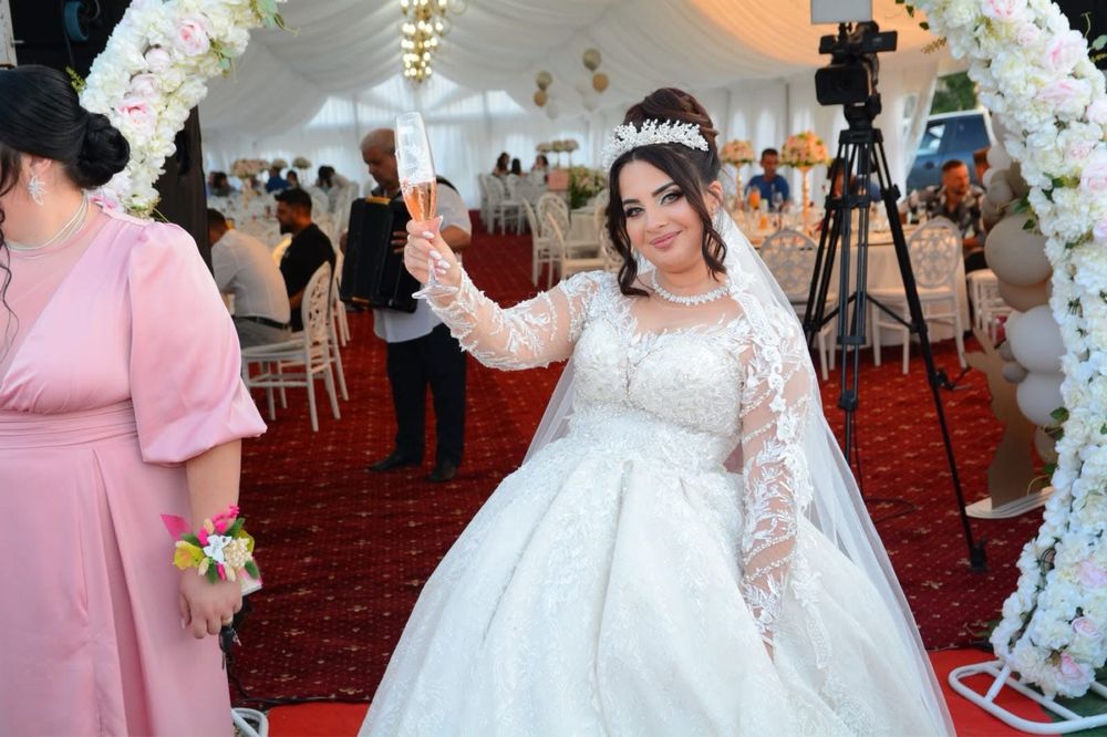 Vand rochie de mireasa