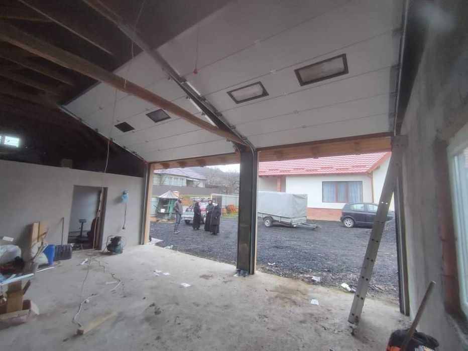 Usa de garaj/ usa tip rulou/ usi industriale/ usi secționale/ usi