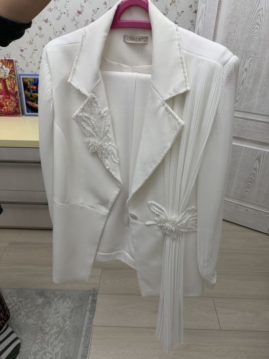 Костюм с брюками