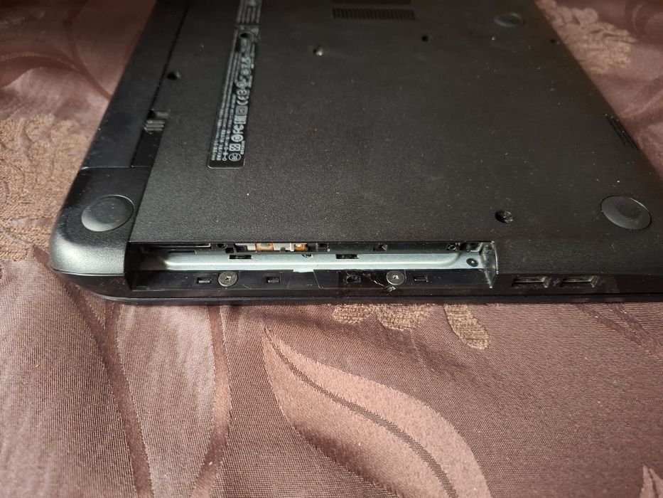 Vând laptop HP I5 gen5l 5