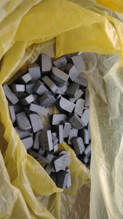 Продам твердосплавные пластины победит.