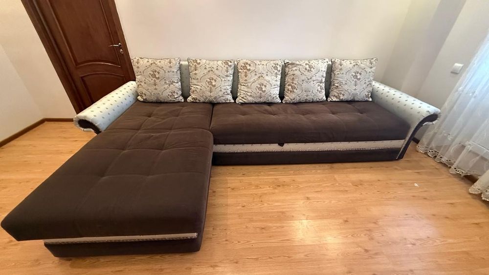 Диван в хорошем состоянии