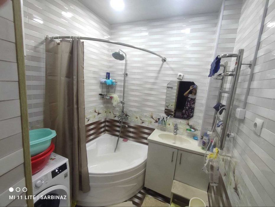 Квартира сатылады базар стоянка карама карсысында