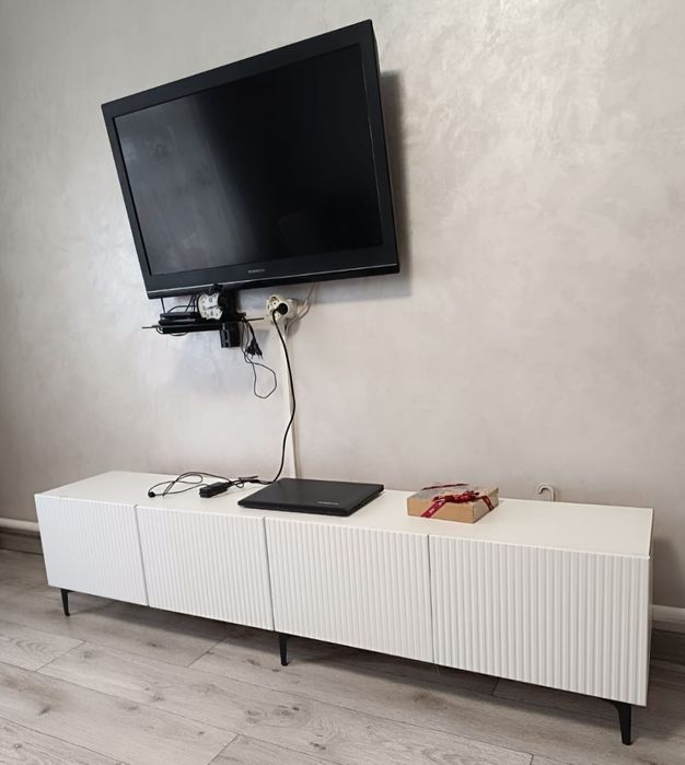 Тумба под телевизор.