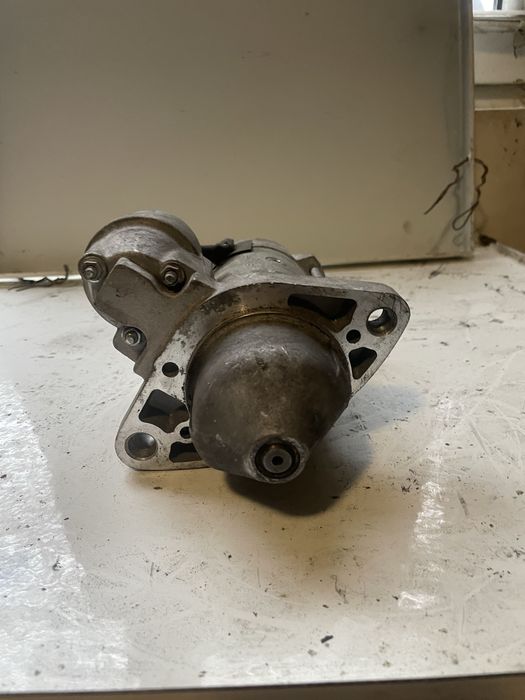 Стартер за тойота  /TOYOTA D-CAT 2.2