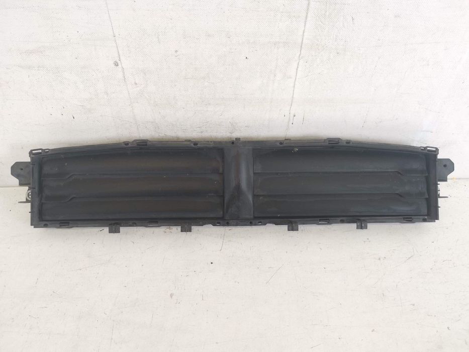 Порше Макан / Porsche Macan Оригинална активна решетка в добро състоян