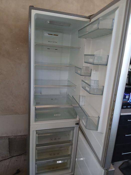 Продаю холодильник Мидеа с ДОСТАВКОЙ ДО ДОМА.