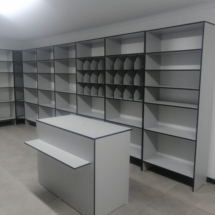 Ветрины со стеклом для магазина