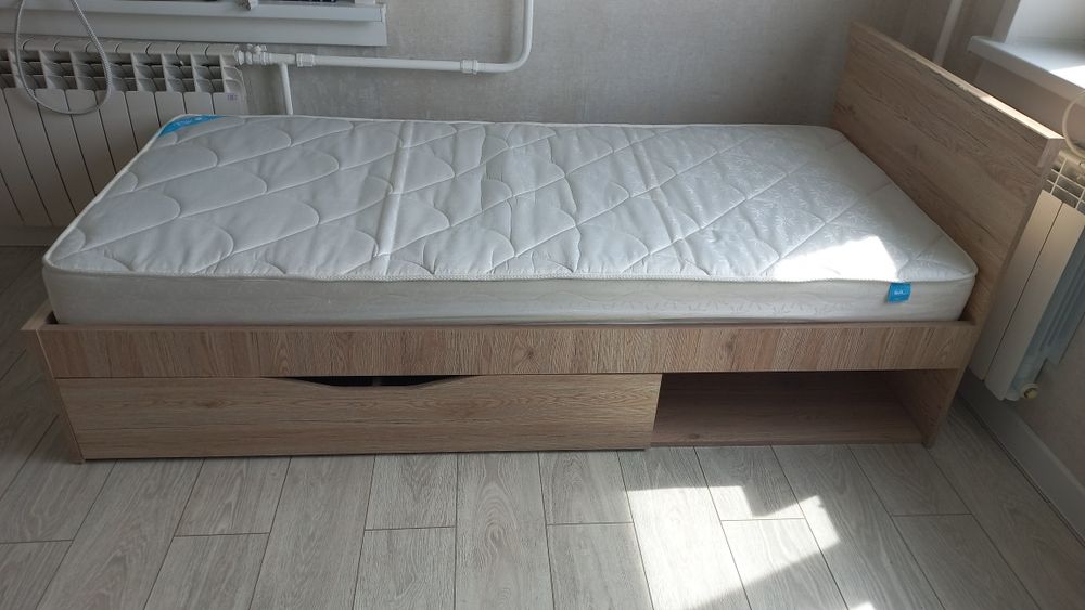 Продам Кровать б/у