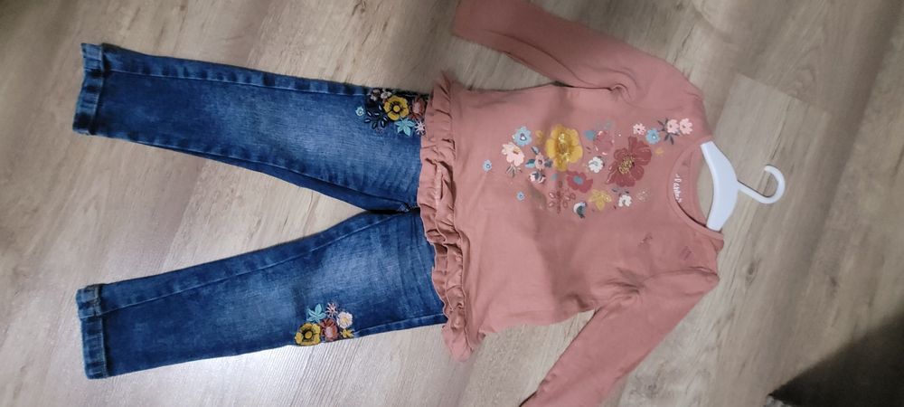 Lot hăinuțe fetiță: jeans+ bluzița
