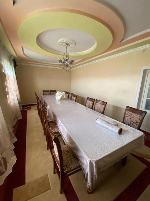 Стол стулья вместе