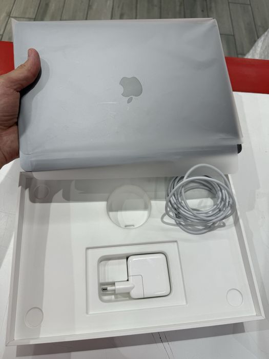 Макбук М1  2020 macbook