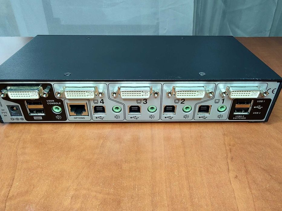 Adder ADDERView 4 PRO DisplayPort Video și comutator periferic