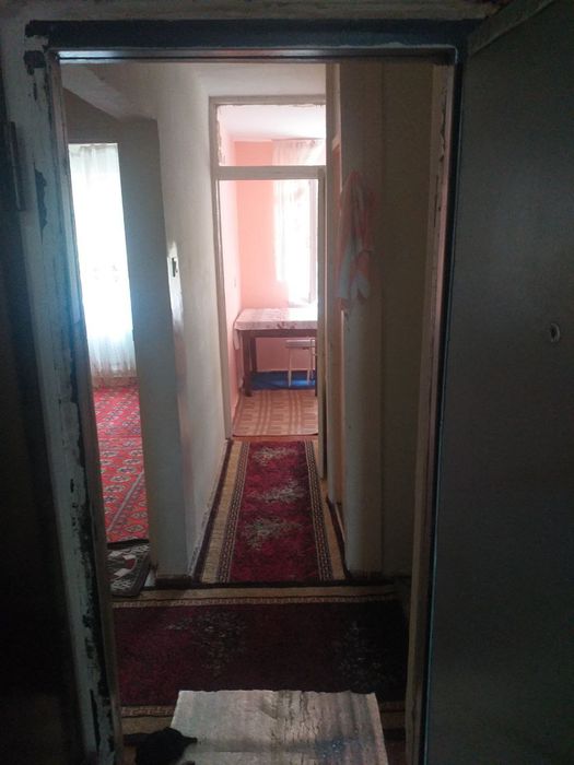 Продаётся 1 комнатная квартира в 1 микрорайоне