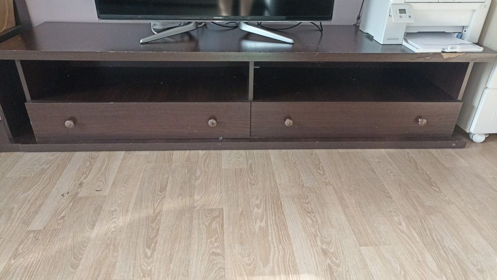 Тумба под телевизор.