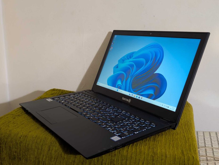 Laptop TERRA Mobile 1515 - Core i5 7200U / SSd 240GB - Windows 11 Pro