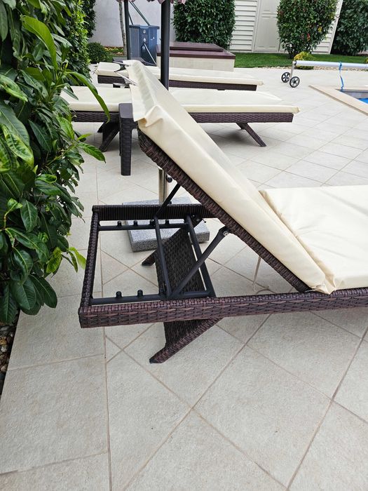Ратанови шезлонги с винилови шалтета