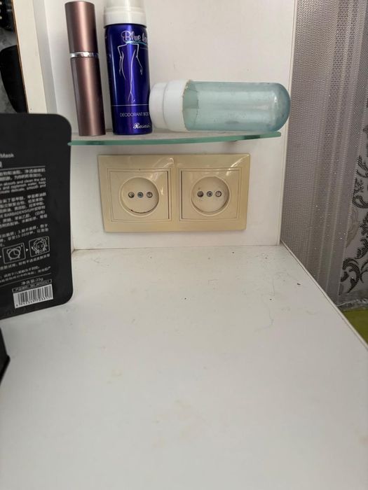 Стол косметический