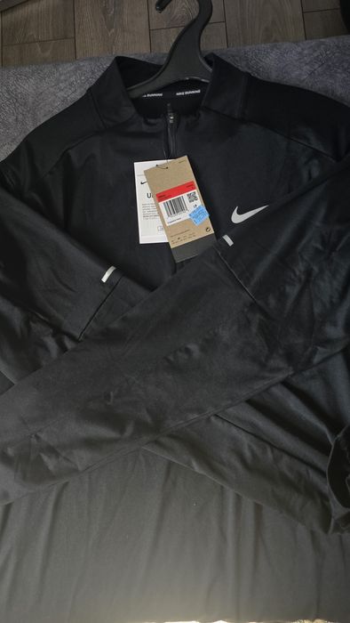 Продам  рашгард Nike Running