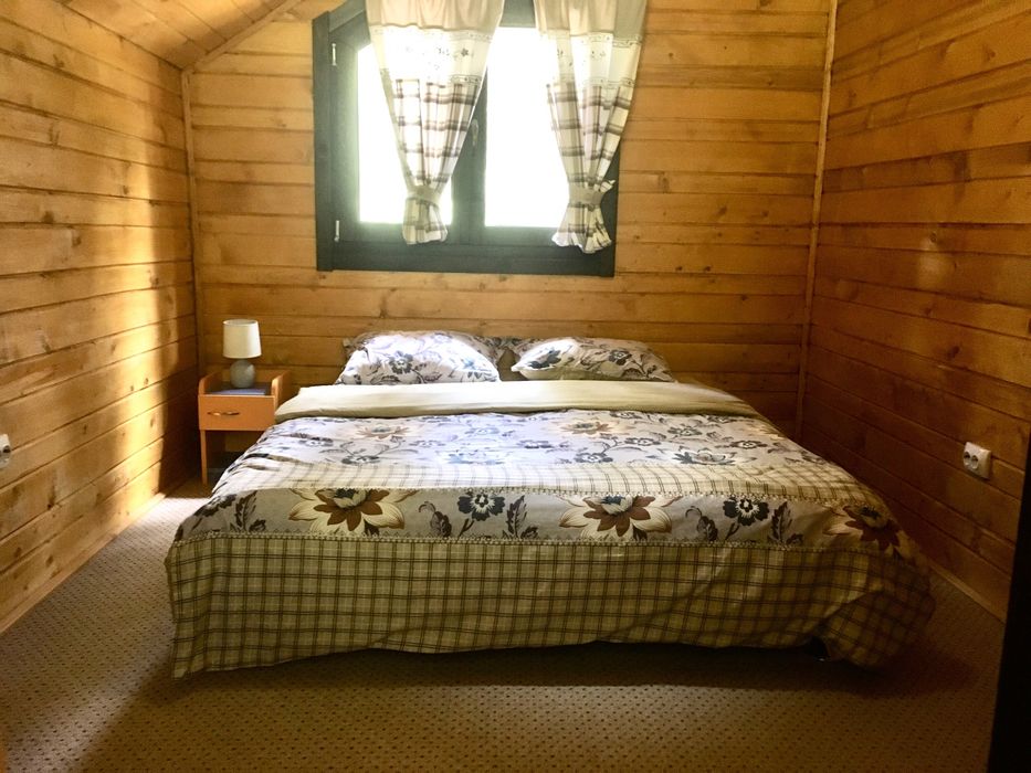 Inchiriere cabana Lotus