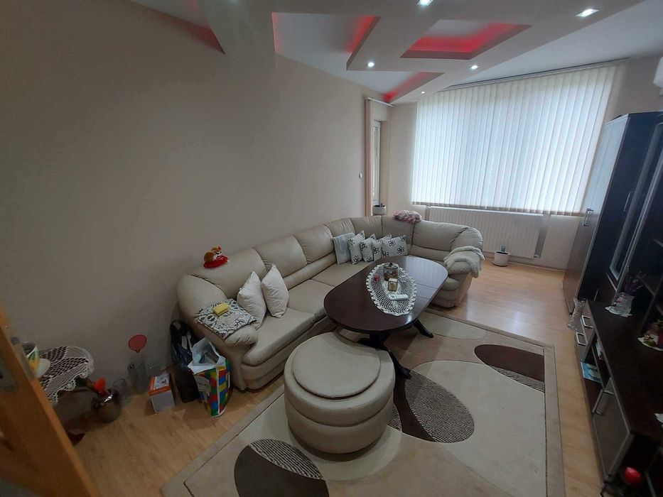 Продава се Четиристаен апартамент в Търговище, Център - 100 кв.м за 1122 €/кв.м - Снимка #2