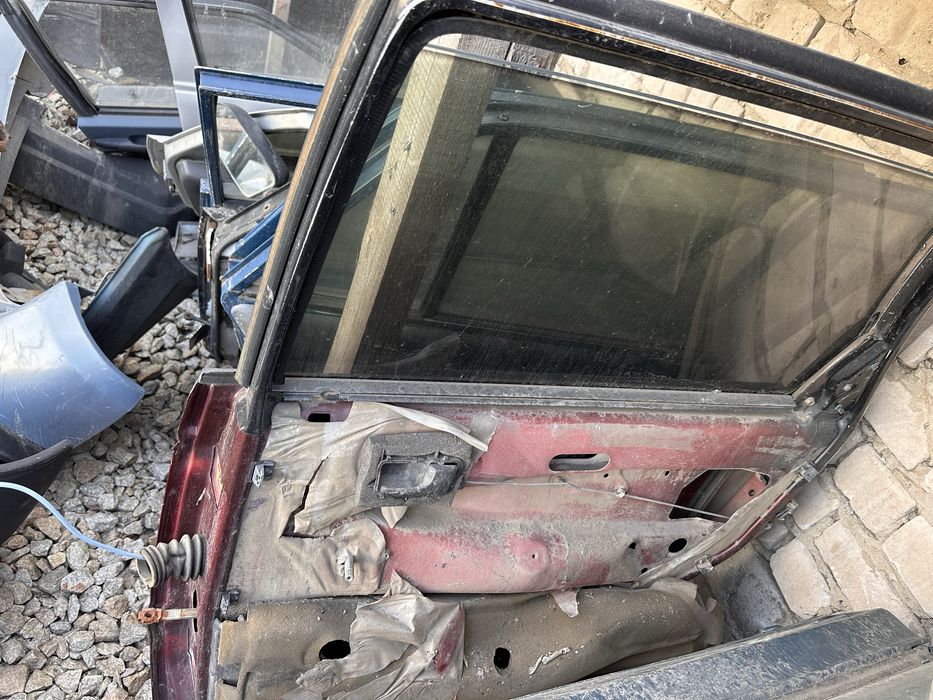 Двери пассат б3 цвет вишня