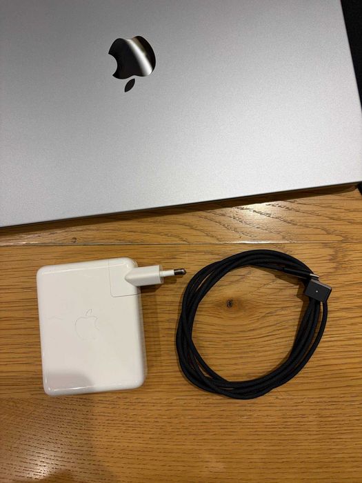 MacBook Pro M1 16 inch 16/512gb