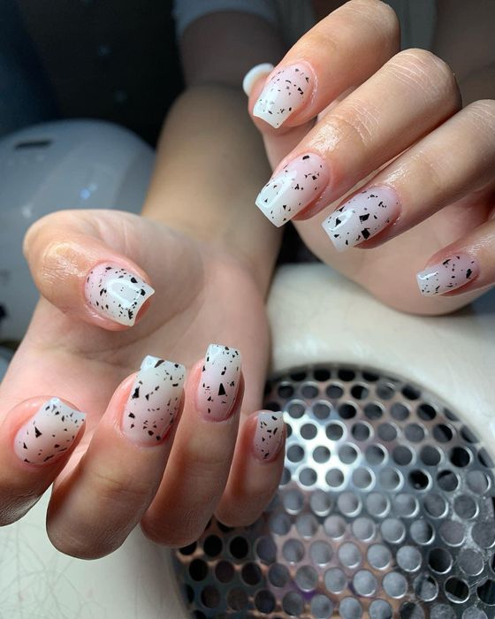 Unghii cu gel si semi