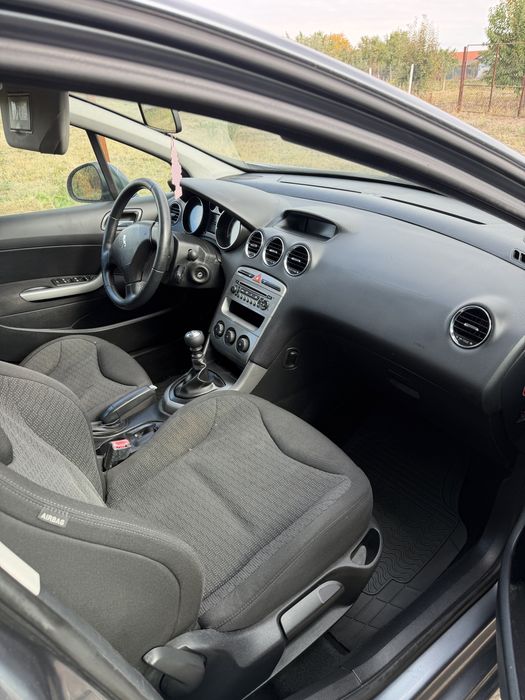Vand peugeot 308 sw an 2010 motor 2,0D rate fixe pri tbi bank